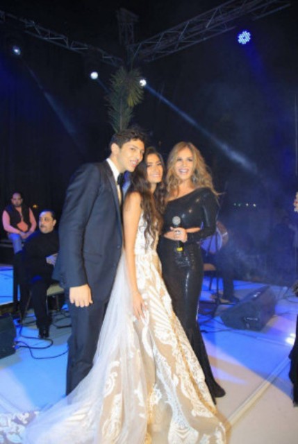 بالصور.. نيكول سابا تتألّق بالأسود!