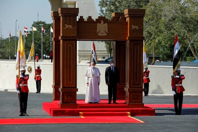 107228-استقبال-الرئيس-العراقى-للبابا-فرنسيس
