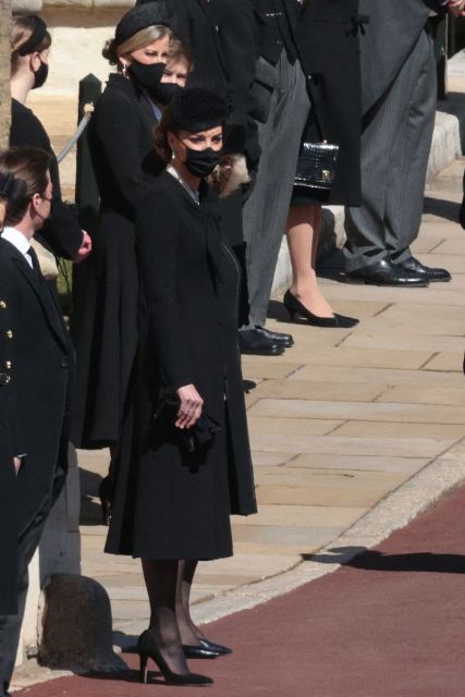 5-britains-catherine-duchess-of-cambridge-and-members-of-the-news-photo-1618668941_