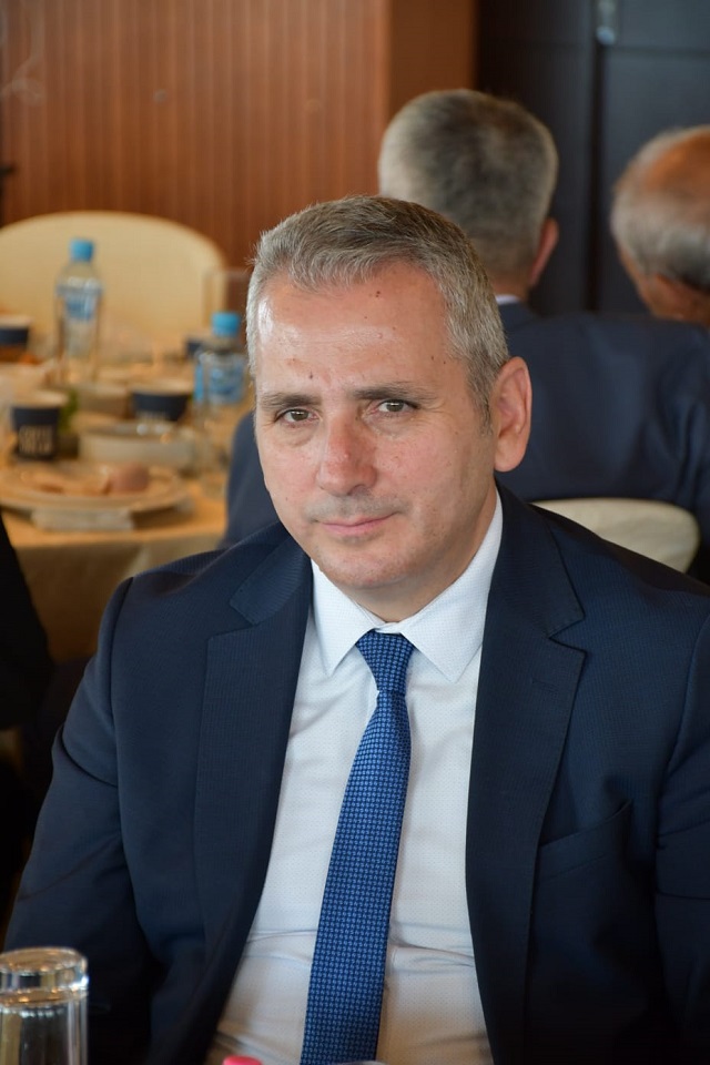 716c96ba-d5fe-4d21-bf57-7236804246db