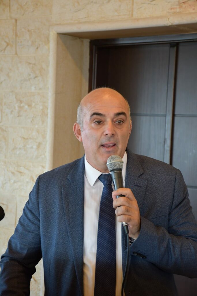 d194104a-3d87-4ed3-a0d0-c3f281405b41