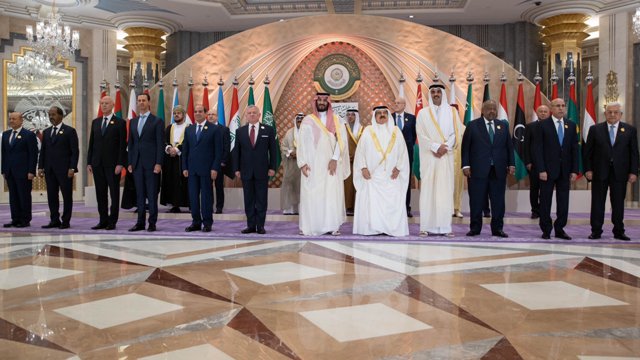 قطر في القمة العربية