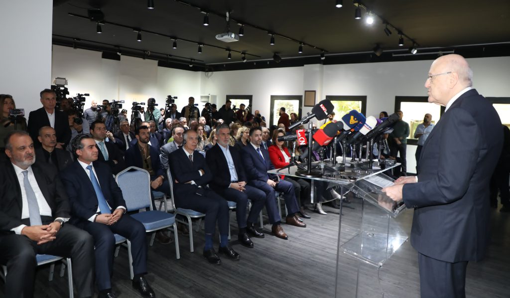 d927665c-5192-4d7a-a946-18b33cd3821a