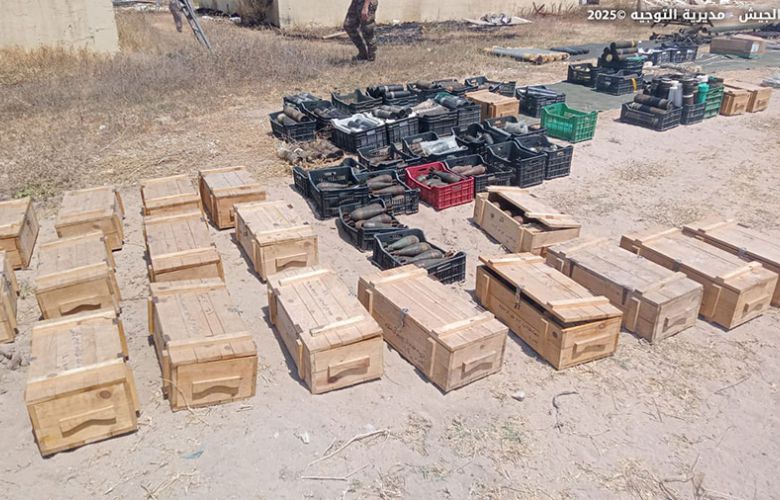 بالصور: الجيش يتسلم كمية من السلاح الفلسطيني من مخيم الرشيدية والبص وبرج الشمالي بالصور: الجيش يتسلم كمية من السلاح الفلسطيني من مخيم الرشيدية والبص وبرج الشمالي