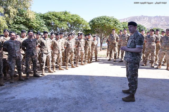 قائد الجيش من بلدة كفرشخنا: المؤسسة العسكرية هي الضامن لوحدة البلاد