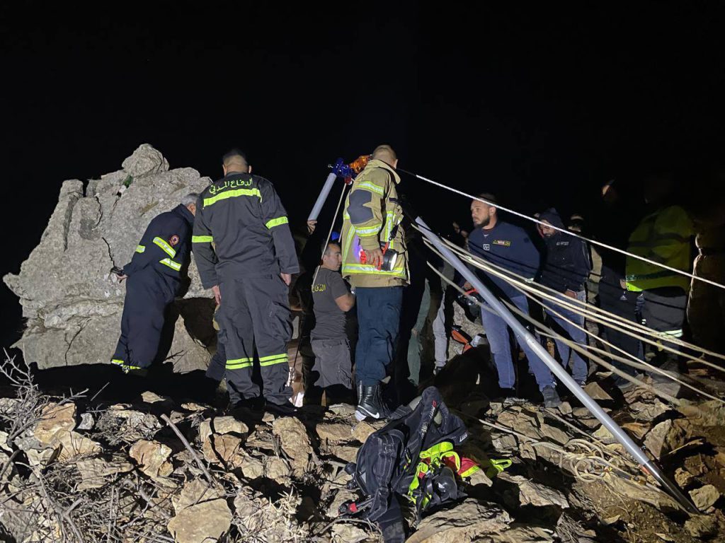 الدفاع المدني: انتشال جثتين من نفق قيد الحفر في بعلول البقاع الغربي الدفاع المدني: انتشال جثتين من نفق قيد الحفر في بعلول البقاع الغربي