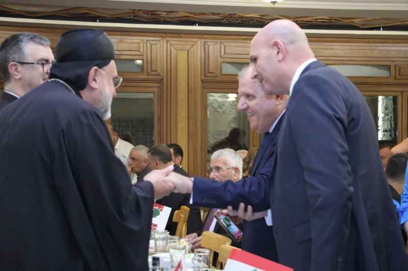 المحامي زياد الخازن مثل النائب فرنجيه في العشاء السنوي لحركة الارض