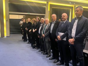 أدونيس القوال يوقع كتابه الدولة الرقمية في المسرح البلدي زغرتا