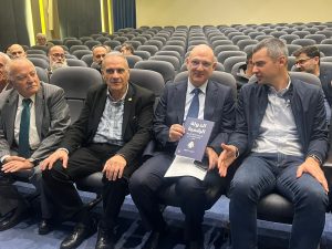 أدونيس القوال يوقع كتابه الدولة الرقمية في المسرح البلدي زغرتا