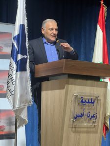 أدونيس القوال يوقع كتابه الدولة الرقمية في المسرح البلدي زغرتا