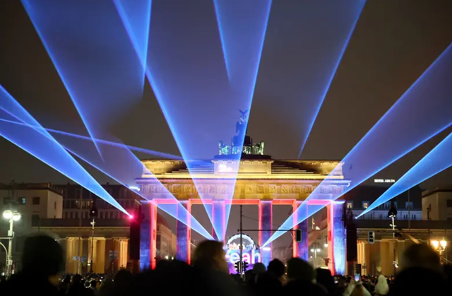 بالصور: احتفالات عالمية تستقبل عام 2026 بآمال السلام